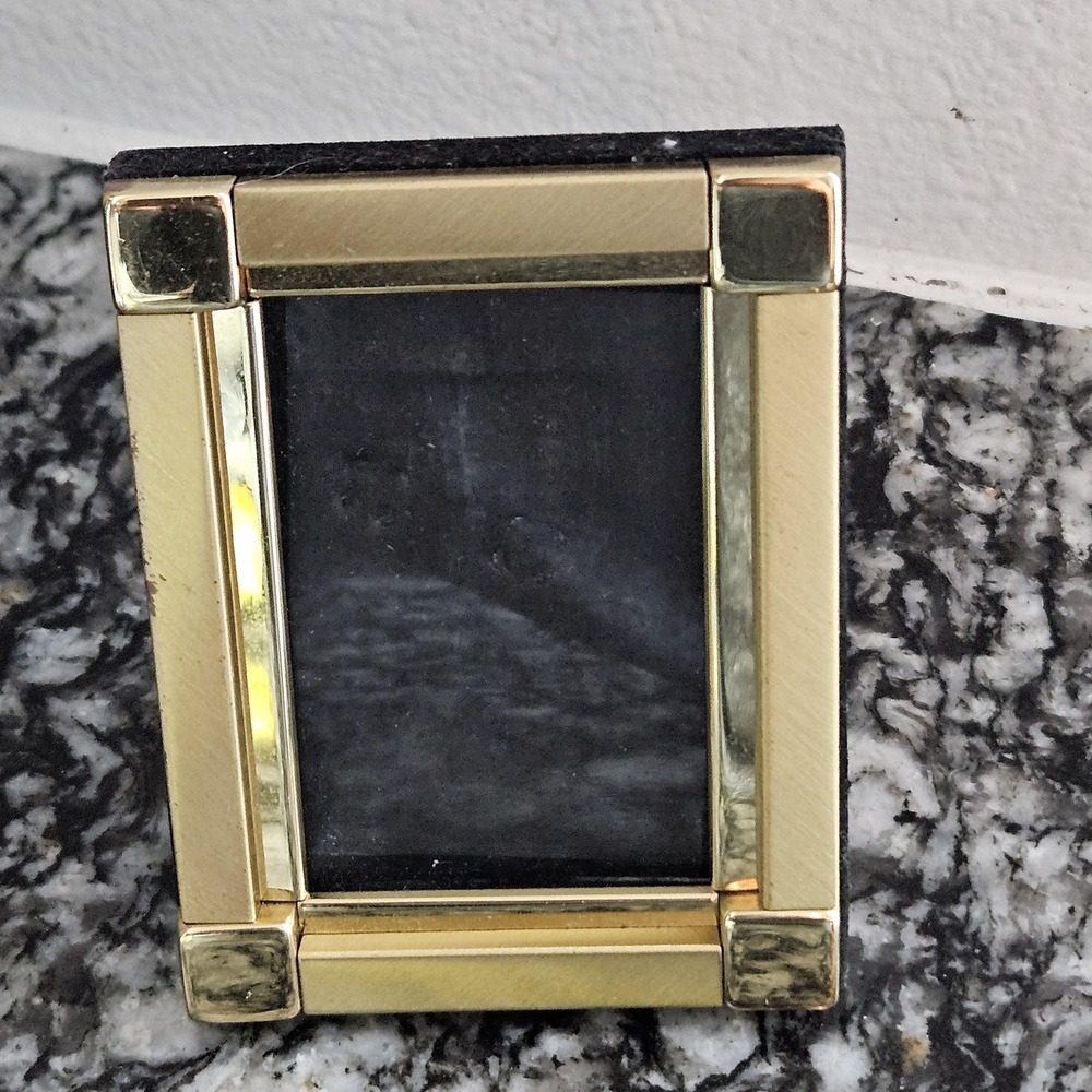 vintage gold tone picture frame with easel velvet back stand 4x3‎ inches